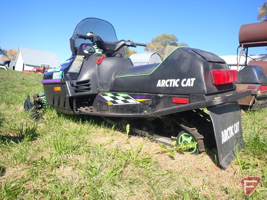 ARCTIC CAT 440 SNOWMOBILE, VIN 9617715, DATE OF MANUFACTURE 1995