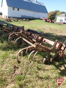 INTERNATIONAL 4 ROW ROW CROP CULTIVATOR, WITH IH FAST HITCH HOOK UP