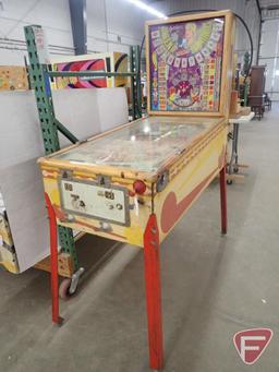 Gottlieb's Queen of Diamonds pinball machine, does not work, no key