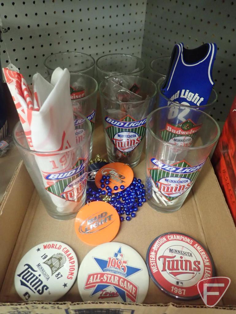 BUDWEISER/BUD LIGHT ITEMS, MINNESOTA TWINS GLASSES/BUTTONS