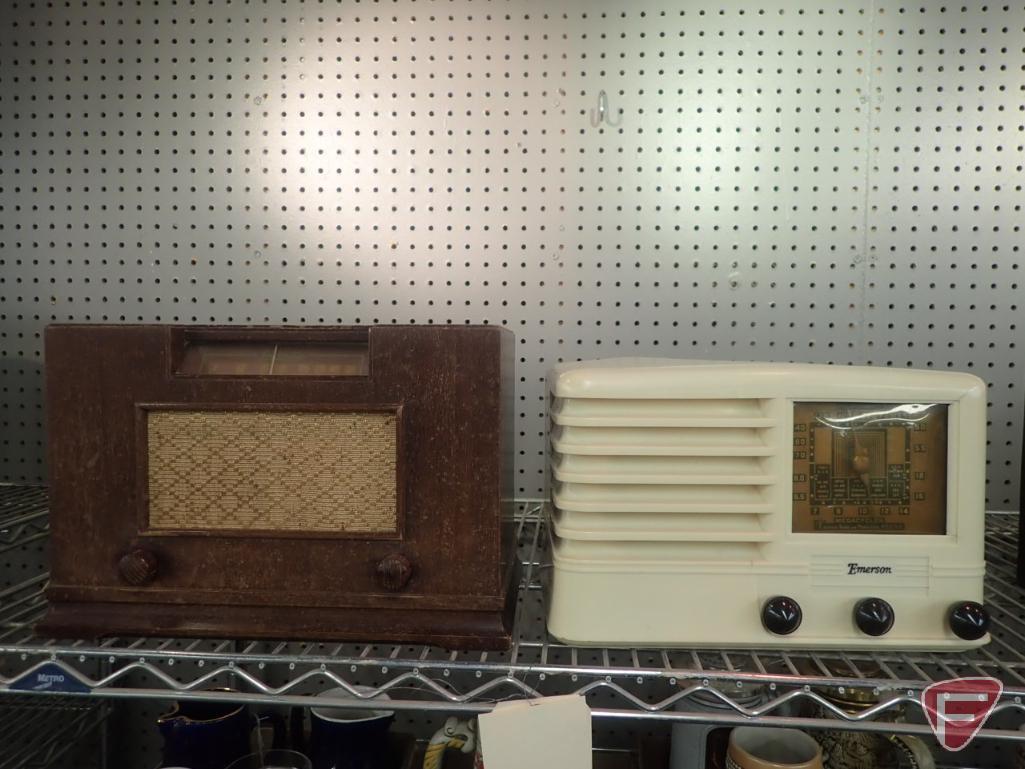 (2) VINTAGE RADIOS: EMERSON AND LEAR. 2PCS