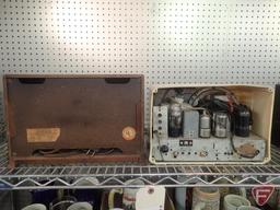 (2) VINTAGE RADIOS: EMERSON AND LEAR. 2PCS