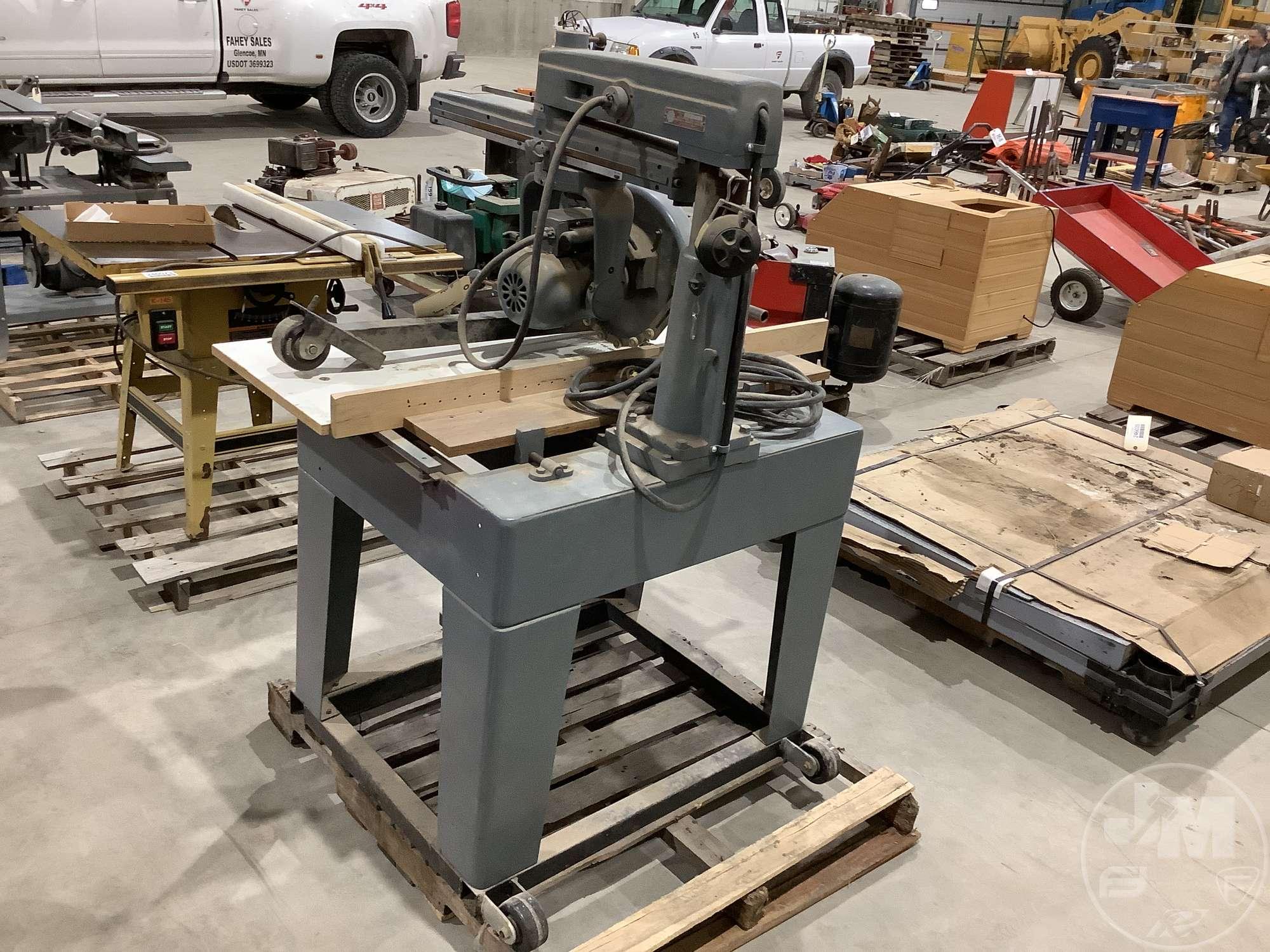 DELTA MILWAUKEE RADIAL ARM SAW