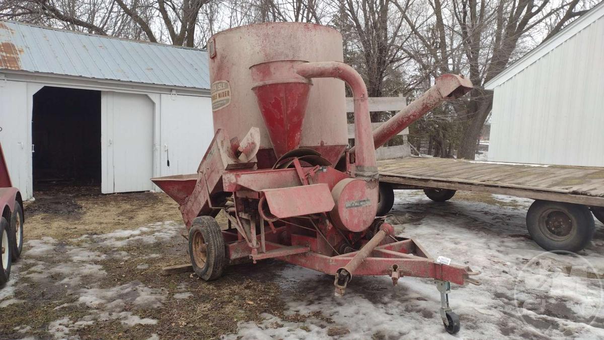 GREEN ISLE MODEL 60 GRINDER MIXER, 540 PTO DRIVE