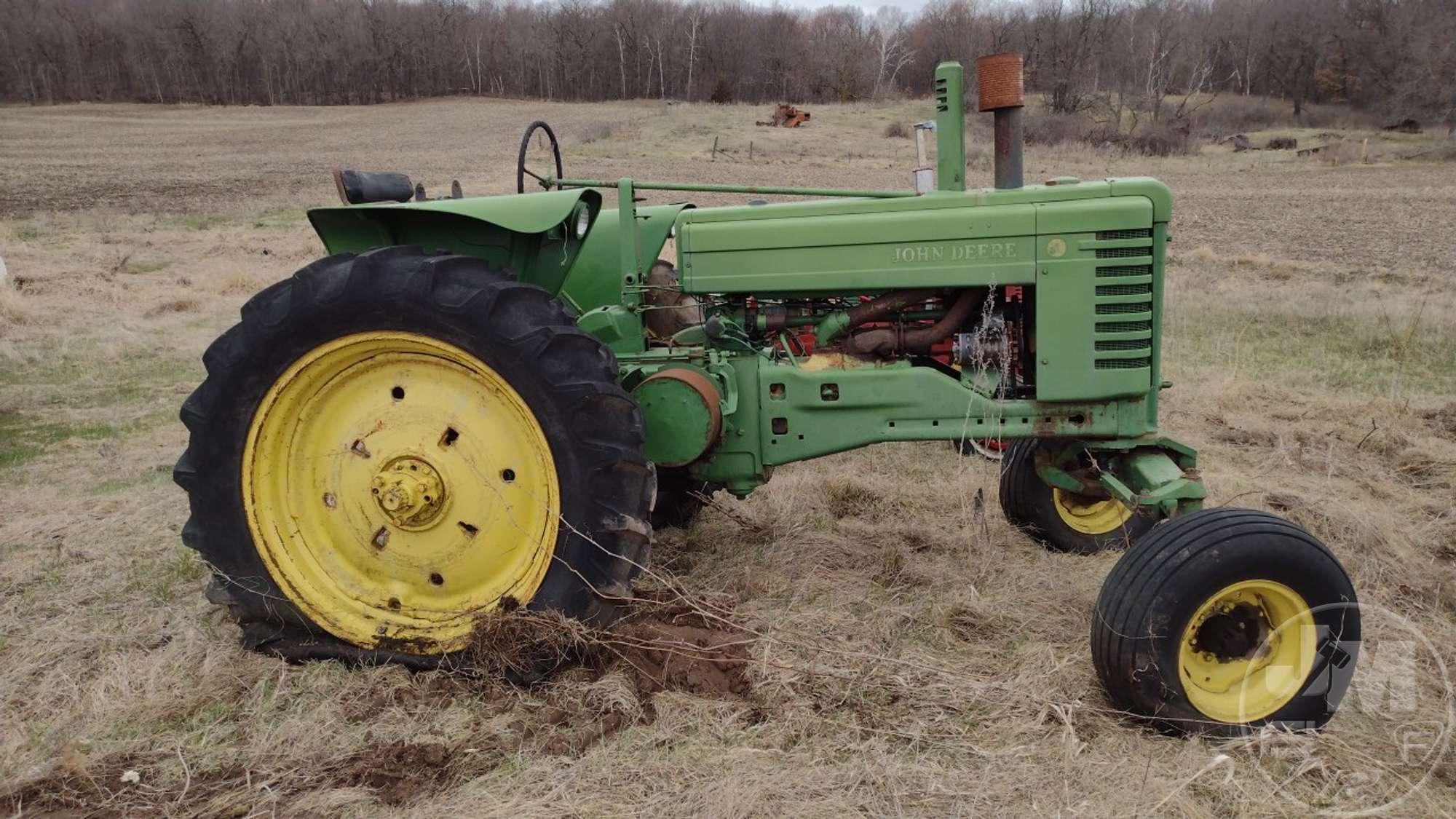 1951 JOHN DEERE A TRACTOR SN: 671427