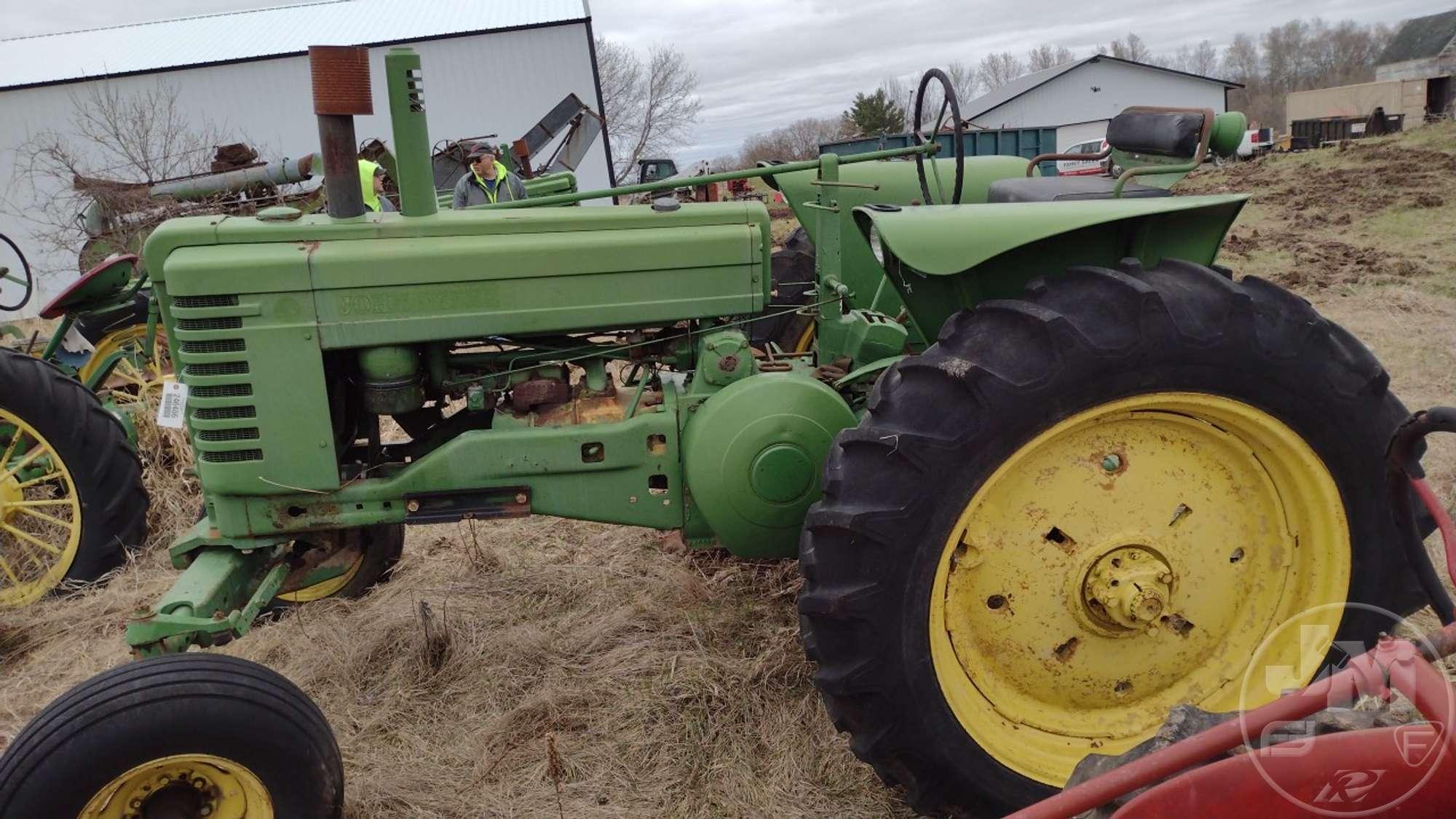 1951 JOHN DEERE A TRACTOR SN: 671427