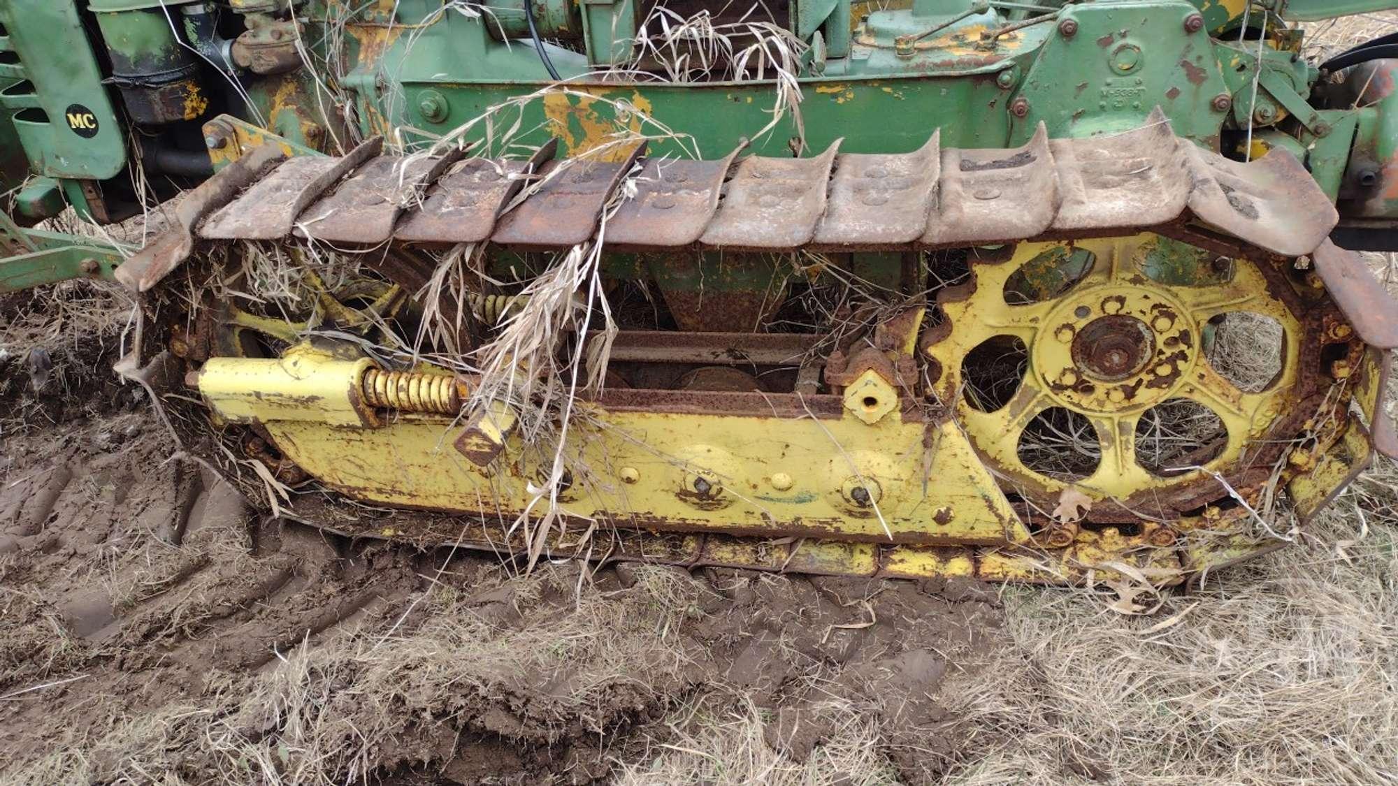 1949 JOHN DEERE MC TRACTOR SN: 10447