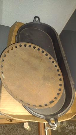 VINTAGE GRISWOLD HEATER PLATE AND PRESSING IRON WARMER