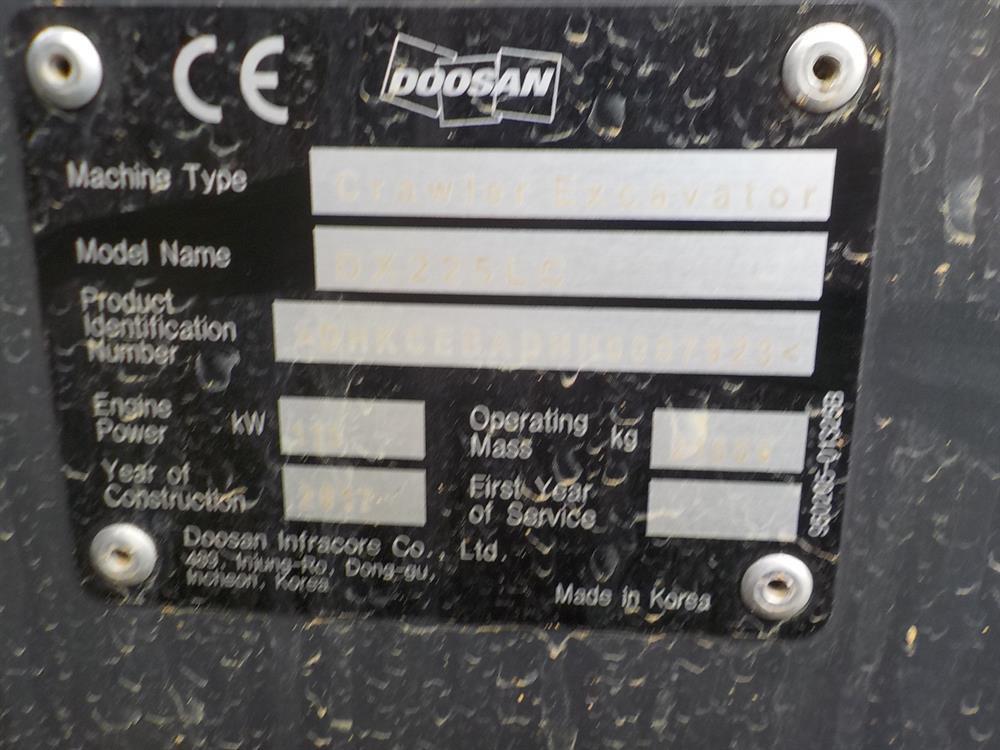 2017 Doosan DX225LC 600mm Pads, Piped c/w A/C, Serial: DHKCEBADHH0007923, Y