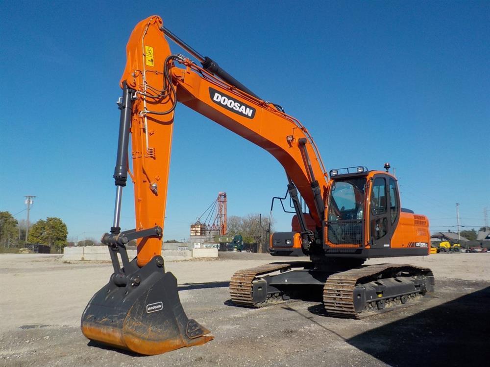 2017 Doosan DX225LC Hydraulic Excavator, Cab, 7' 10" Stick, 24" Steel Pads,