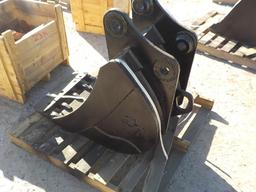 24" Digging Bucket 50mm Pins to suit CAT 416/420, Serial: 5148-66