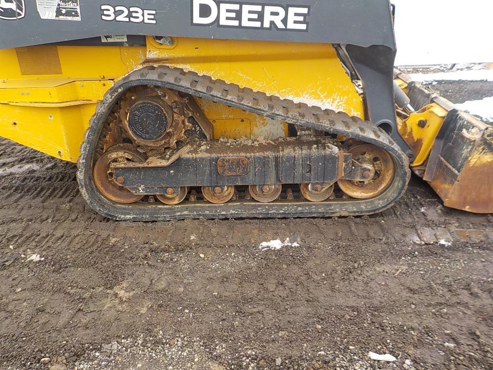 2015 John Deere 323E Tracked Skidsteer Loader, OROPS, Hydraulics c/w Bucket