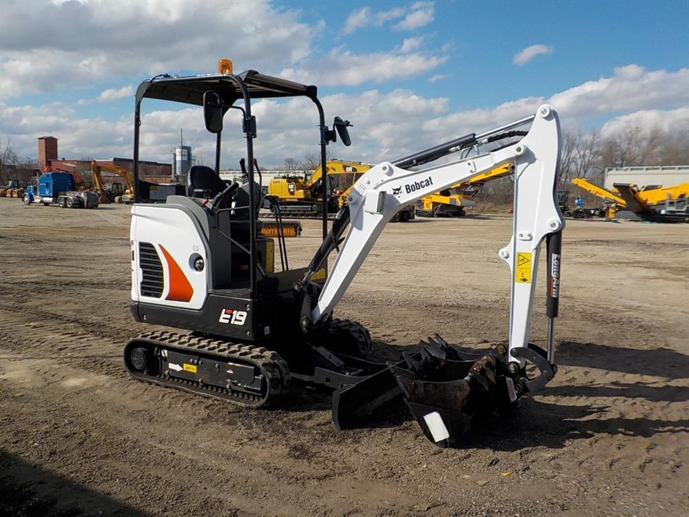 2017 Bobcat E19 Miini Excavator, OROPS, Rubber Tracks, Backfill Blade, Swin