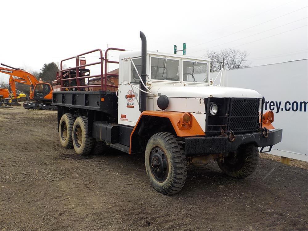 1969 Jeep  M35A2 6x6 Flatbed Truck, Manual Transmission c/w 6 Cylinder Dies