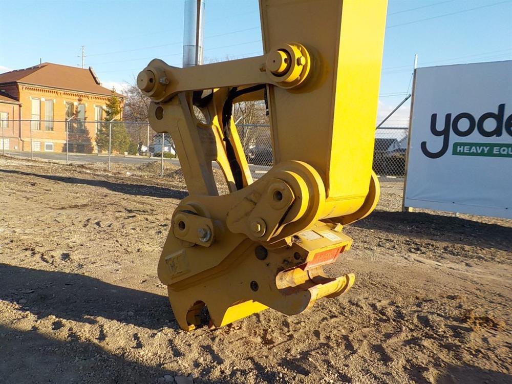 2017 CAT 320FL Hydraulic Excavator, Cab, 27" Pads, CV, QC, Hydraulics, Aux.