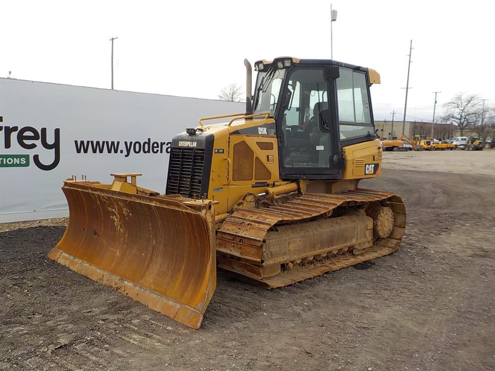 2011 CAT D5K LGP Crawler Tractor, Cab c/w 6 Way PAT Blade, Joystick Control