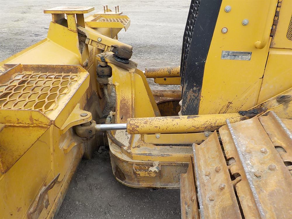 2011 CAT D5K LGP Crawler Tractor, Cab c/w 6 Way PAT Blade, Joystick Control