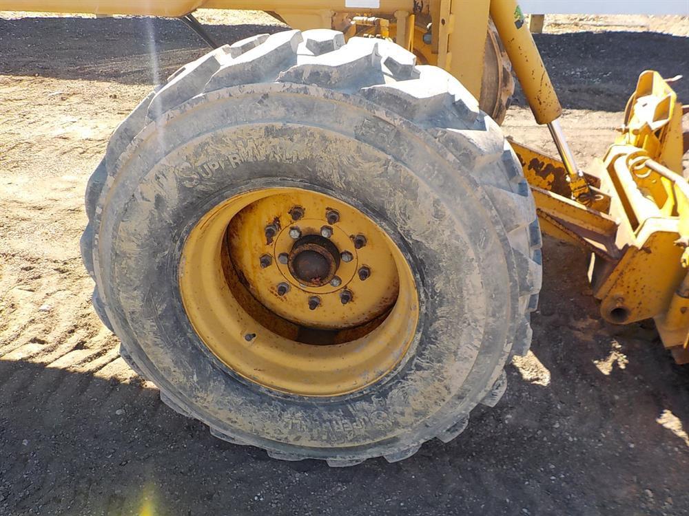 2005 PSI MG618 Motor Grader, Cab c/w 10' Moldboard, Front  Scarifier, Cummi