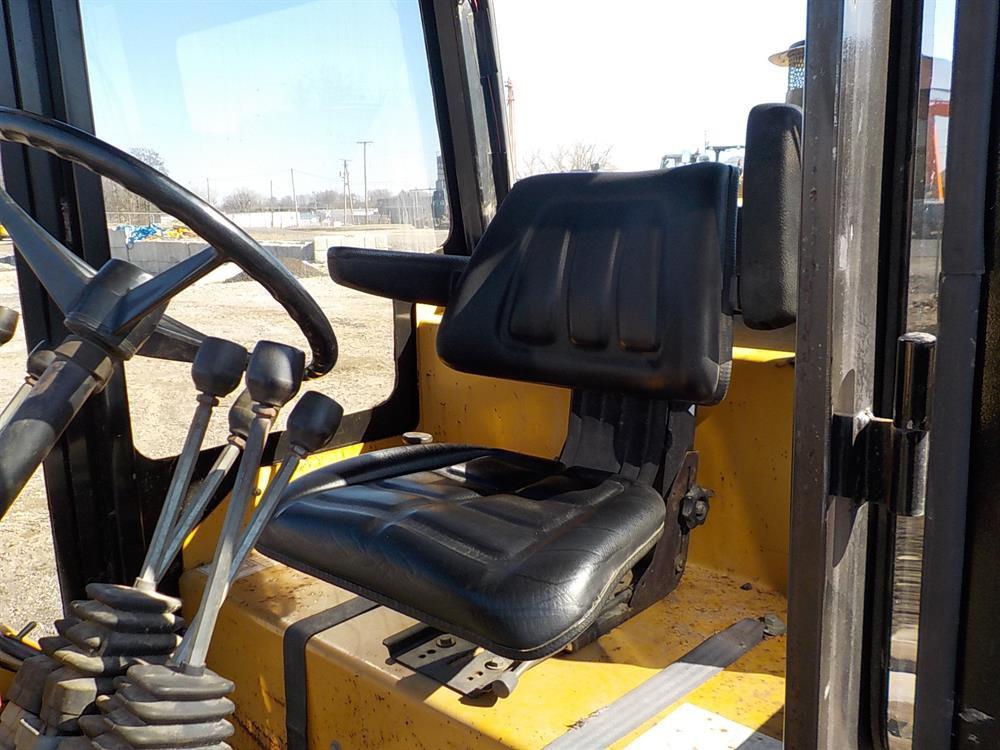 2005 PSI MG618 Motor Grader, Cab c/w 10' Moldboard, Front  Scarifier, Cummi