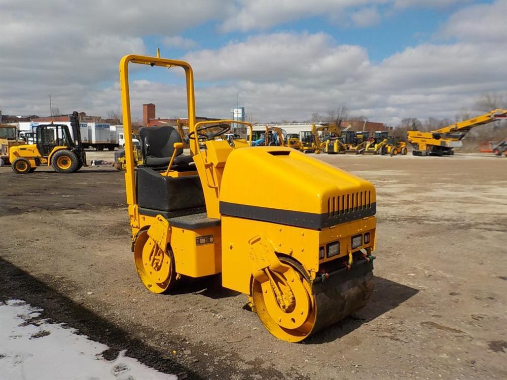 1999 Ingersoll Rand DD-16 Double Drum Vibrating Roller c/w Roll Bar, 39" Dr