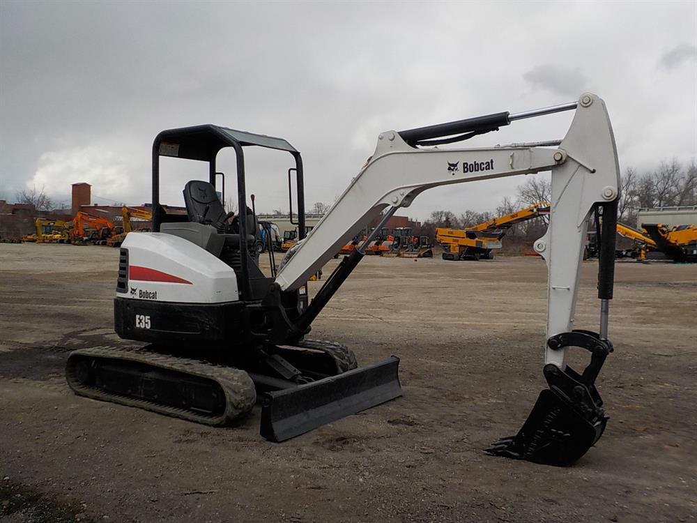 2011 Bobcat E35 Mini Excavator, OROPS, Rubber TRacks, Backfill Blade, Swing