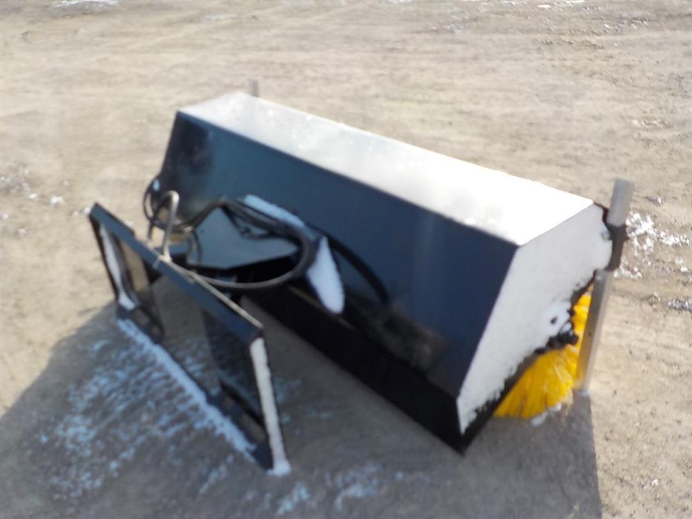 72" Broom Attachment to suit Skidsteer Loader Serial: 8390-01