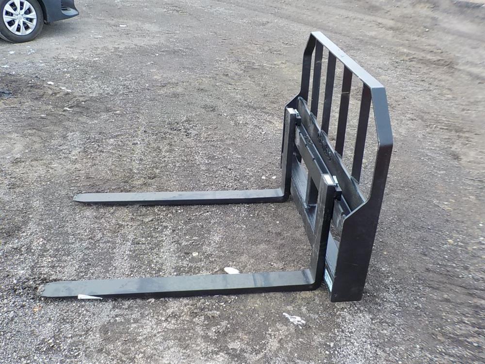 48" Forks to suit Skidsteer Loader Serial: 1966-03