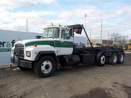 1998 Mack RD688S Tri Axle Roll Back Truck, Mack E7-350 Engine, Eaton Fuller