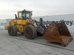 2006 Volvo L120E Wheeled Loader, Cab, c/w A/C, Bucket, Windshield Guard Ser