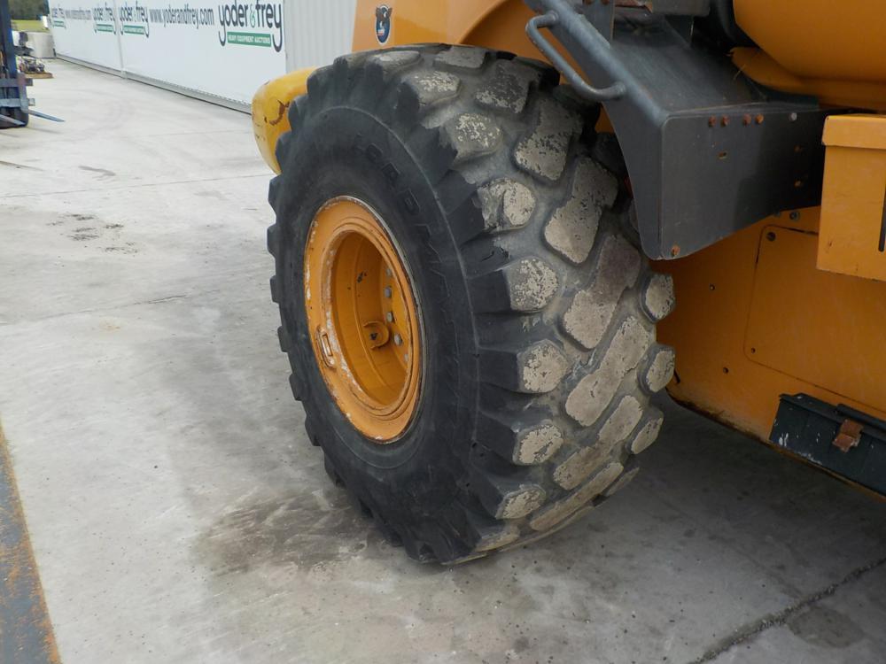 2012 Case 821F Wheeled Loader c/w Cab, QC, A/C Serial: NCF216365 Year: 2012