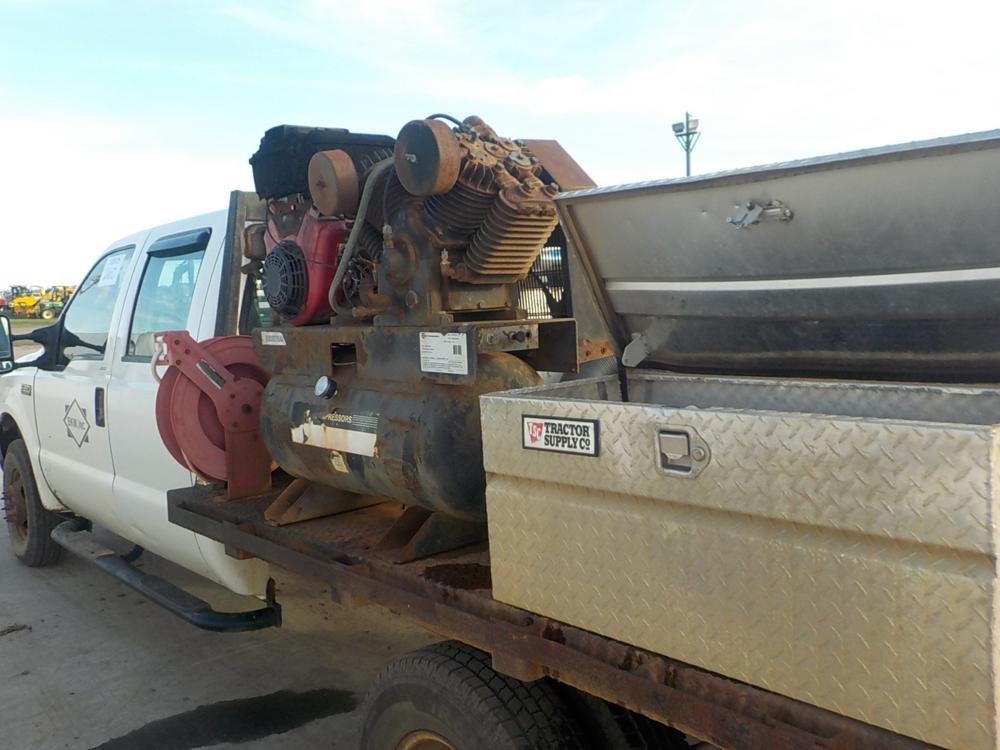 2004 Ford F350XL Super Duty, White, 4 Door Crew Cab, Flatbed, A/T, Lockable