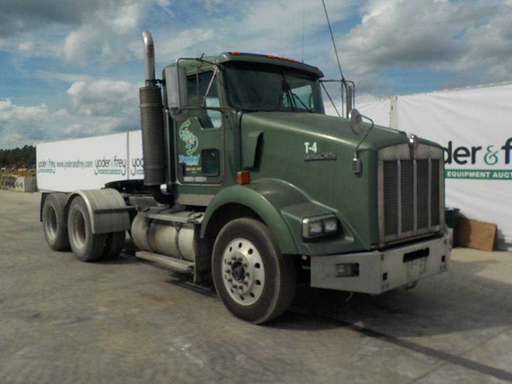 2007 Kenworth T800 Tandem Axle Day Cab, CAT C15 475HP Diesel Engine, PTO We