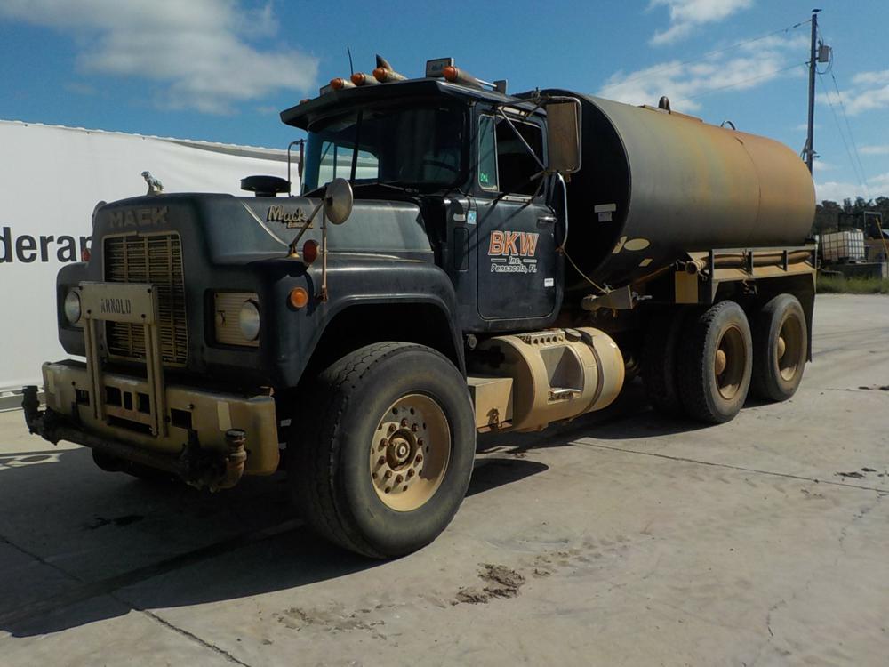 1987 Mack R688ST Tandem Axle Water Truck, A437, Ledwell 4000 gal. Tank c/w