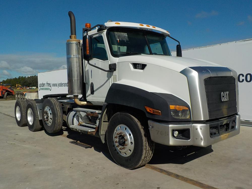 2013 CAT CT660L Tandem Axle Day Cab Tractor Unit