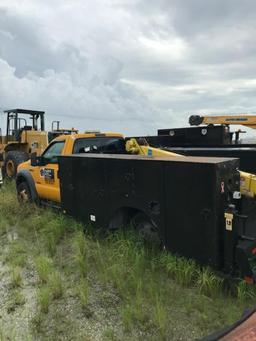 2005 Ford F550XL DSLl, AT, 165" WB, 8 Lockable Compartments, Autocrane