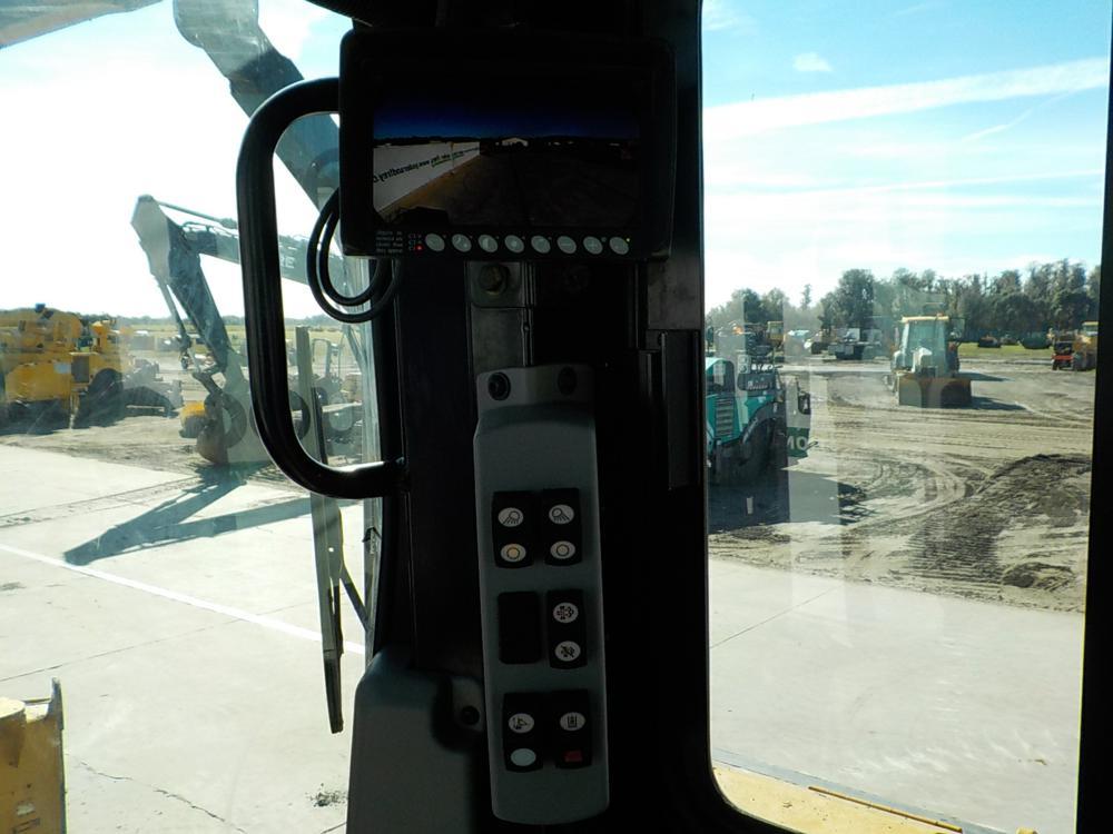 2015 CAT D6T LGP c/w 6 Way Pat Blade, Reverse Camera,  A/C