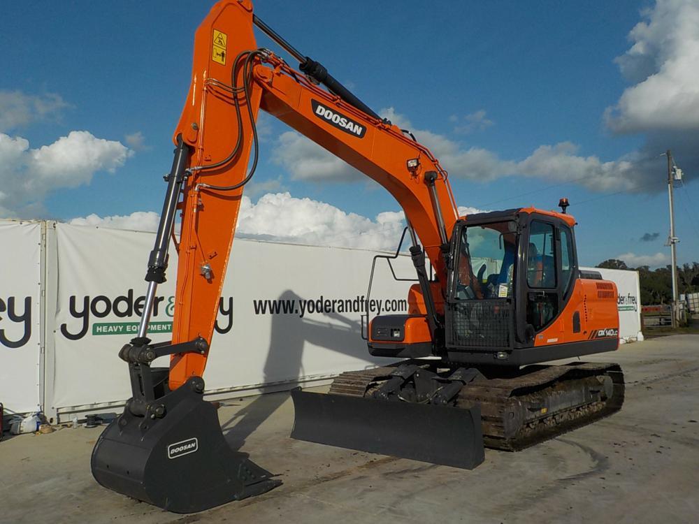 Doosan DX140LC Hydraulic Excavator, 24" Pads, Blade, CV, Piped c/w Reverse