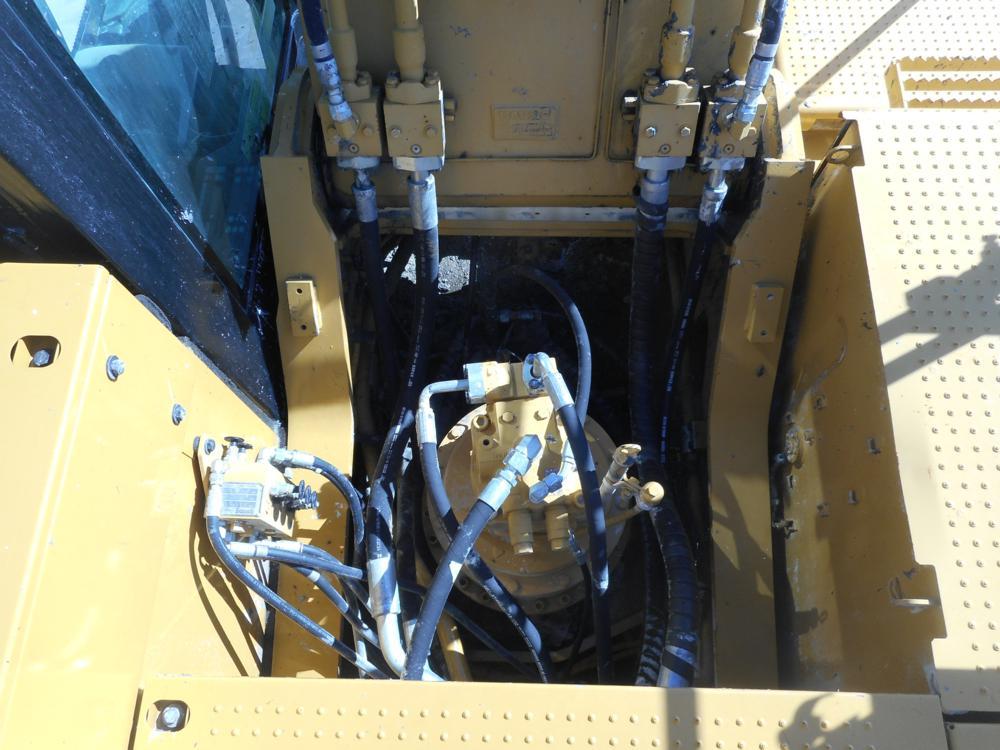 2016 CAT 336FL Long Reach Excavator, 34" Pads, Cab, c/w A/C, Reverse Camera