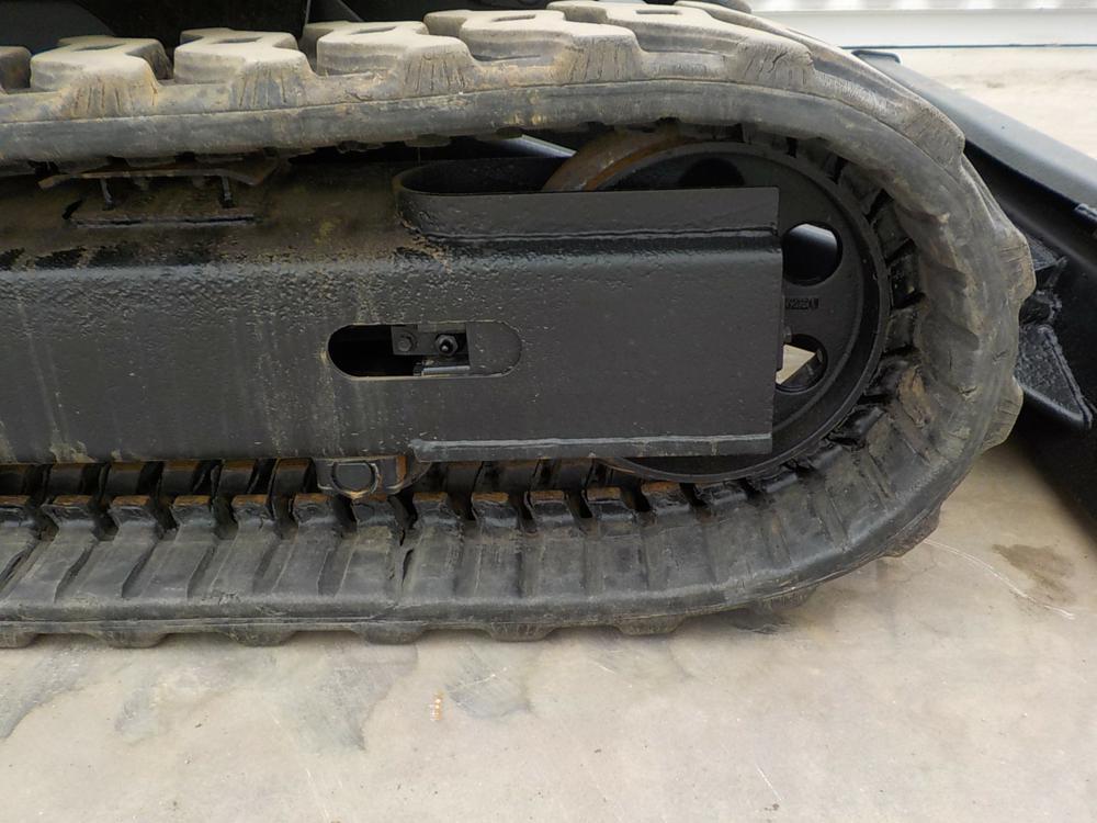 Mitsubishi MM20SR Mini Excavator Rubber Tracks, Blade, Offset