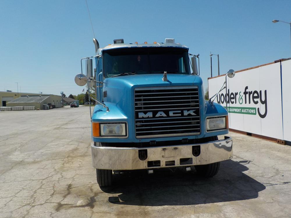 2000 Mack CH613 Tandem Axle Truck Tractor c/w Sleeper Cab, Mack E7-460 Dies