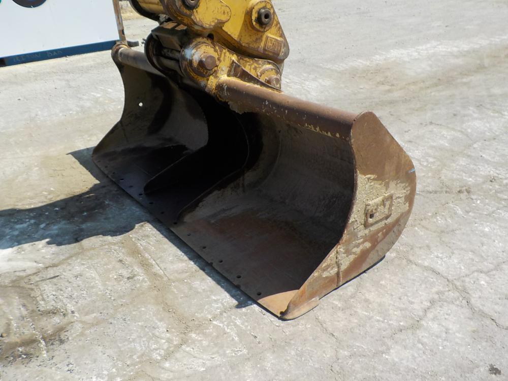 2015 Caterpillar 320EL Excavator c/w Cab, 94" Ditching Bucket,  28" Steel T