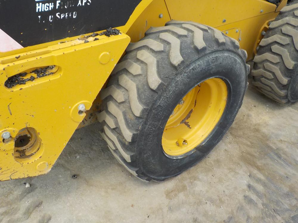 2011 Caterpillar 246C Skidsteer Loader c/w Cab, Bucket, High Flow XPS, Aux