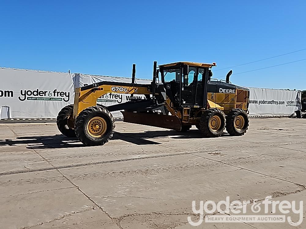 2018 John Deere 670G