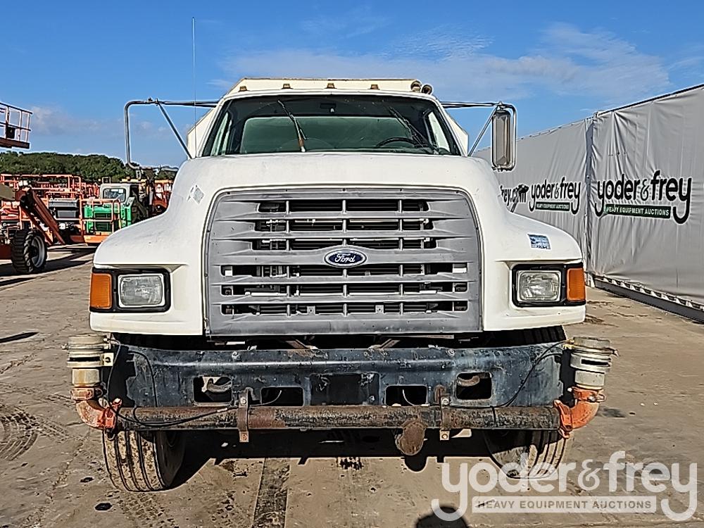 1998 Ford F800