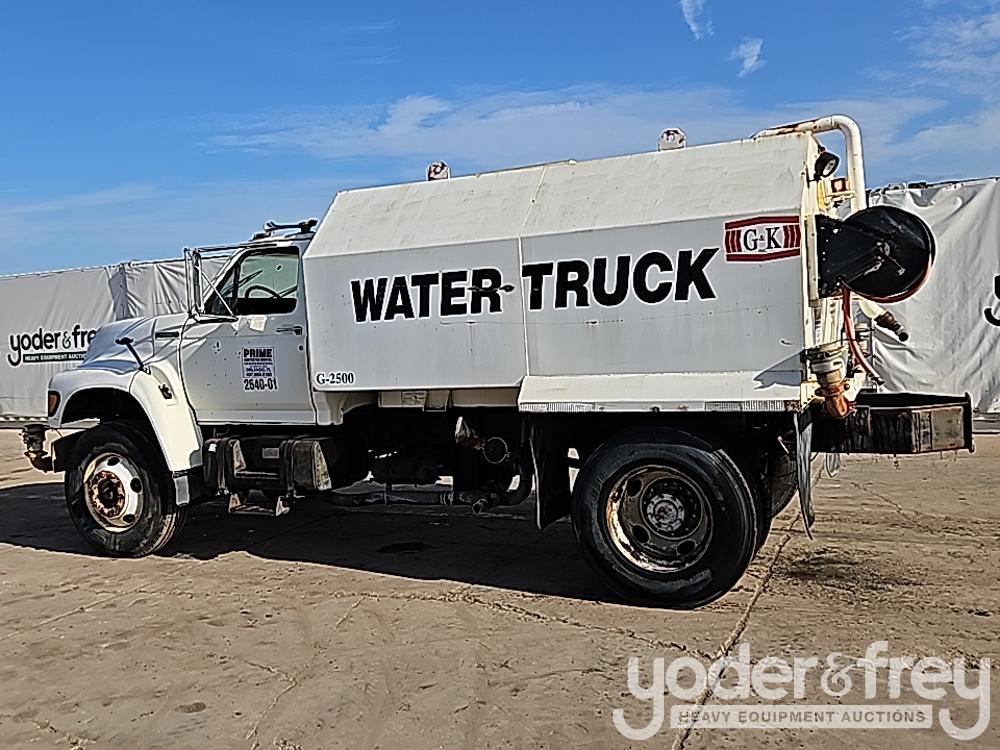 1998 Ford F800