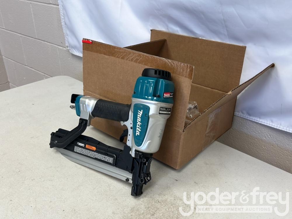 Makita AT1150A 7/16" Medium Crown Stapler 16 GA (1 Yr Factory Warranty)