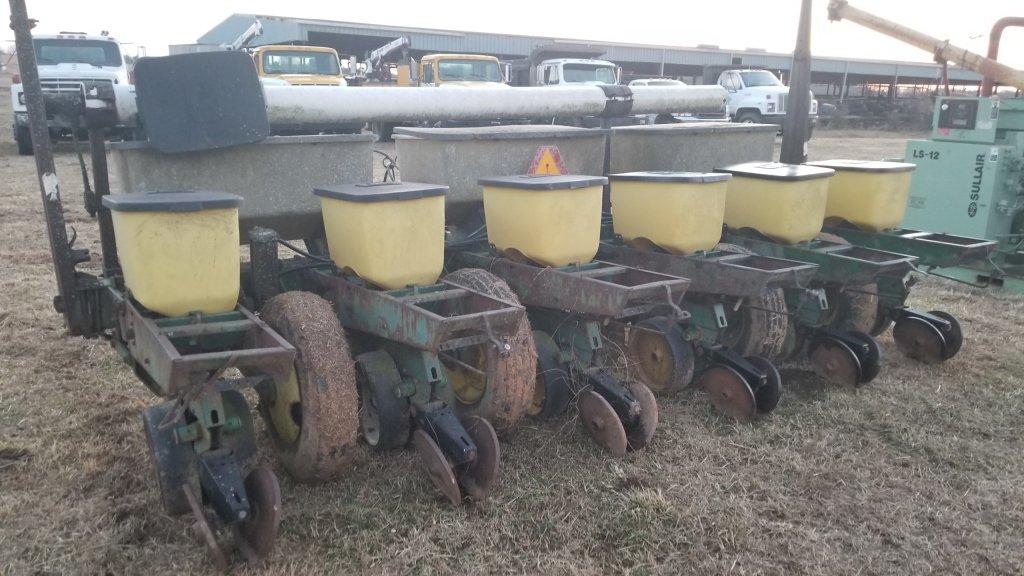 John Deere 7000 Conservation Corn Planter 6 row