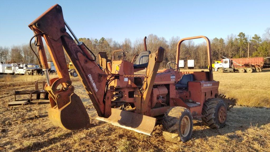 Ditch Witch 4010 Ride on Trencher