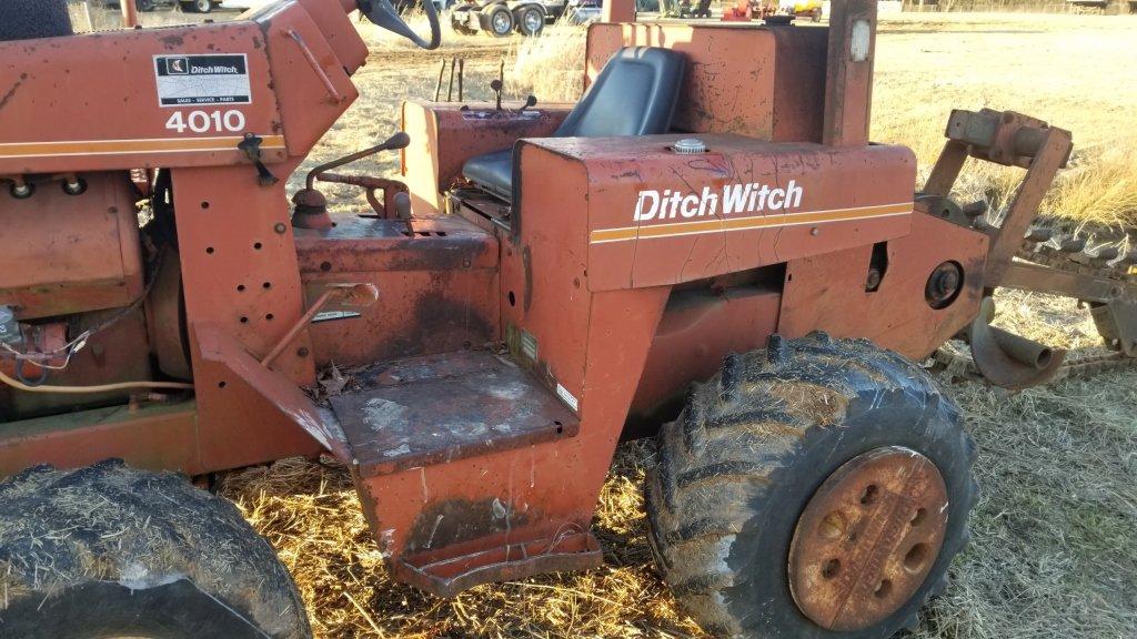 Ditch Witch 4010 Ride on Trencher