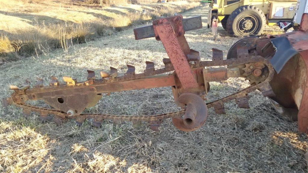 Ditch Witch 4010 Ride on Trencher